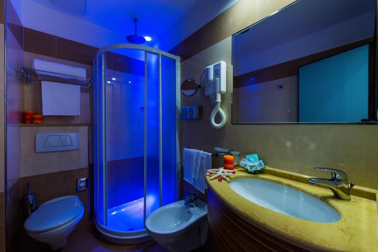 Hotel Ariane Rimini Esterno foto