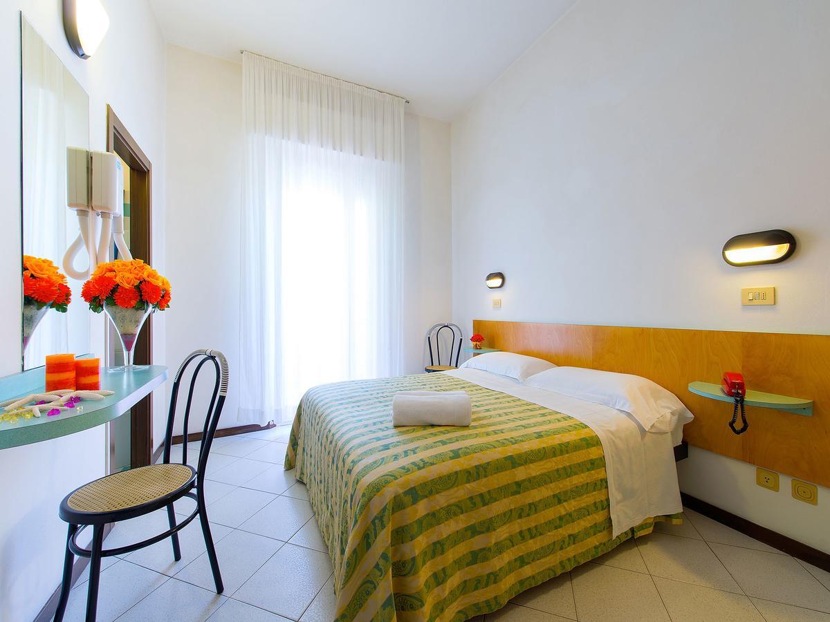 Hotel Ariane Rimini Esterno foto