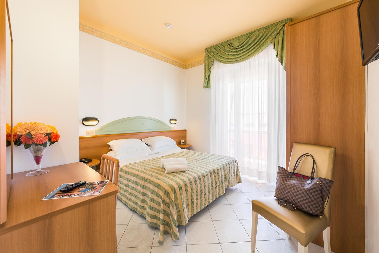 Hotel Ariane Rimini Esterno foto