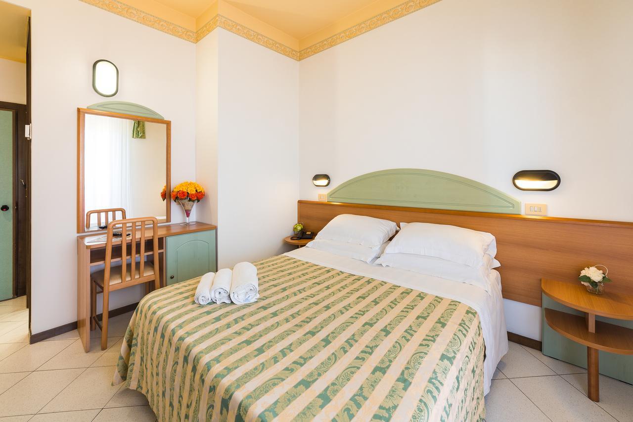 Hotel Ariane Rimini Esterno foto